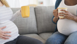 Можно ли при беременности пить кофе с молоком