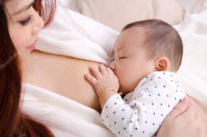 Может ли ребенку не подходить грудное молоко матери