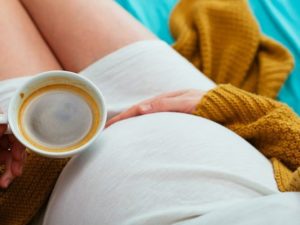 Можно ли при беременности пить кофе с молоком