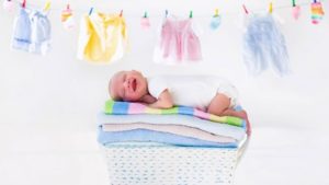 Чем вы стираете вещи новорожденного