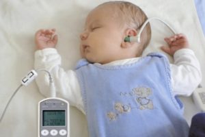 Как развивается слух у новорожденного