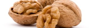 Можно ли при кормлении грудью употреблять грецкие орехи