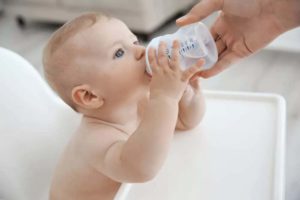Можно ли новорожденного допаивать водой