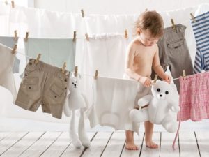 Как правильно стирать детские вещи