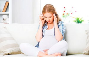 Закладывает уши при беременности на ранних сроках причины