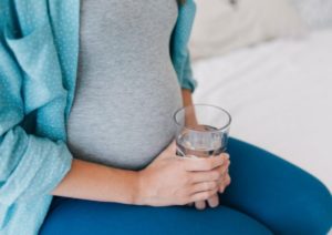 Какую воду пить беременным