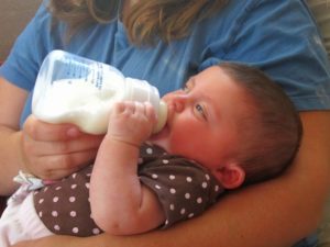 Почему пропадает молоко у женщин