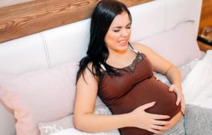 37 неделя беременности болит живот