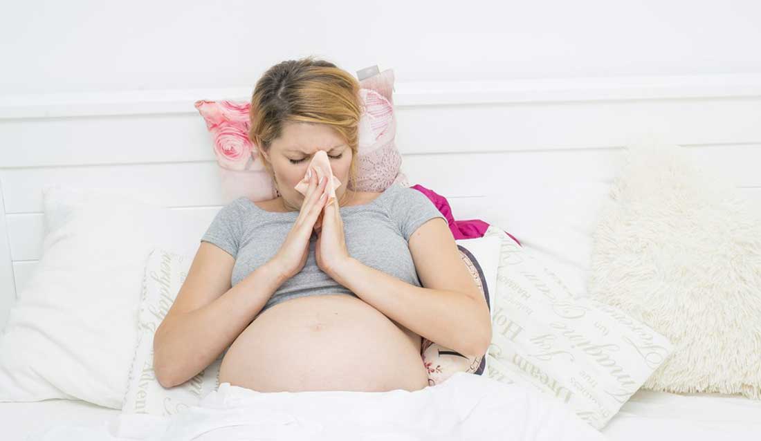 Как беременной справляться с. Беременность простуда. Аллергия на беременность.